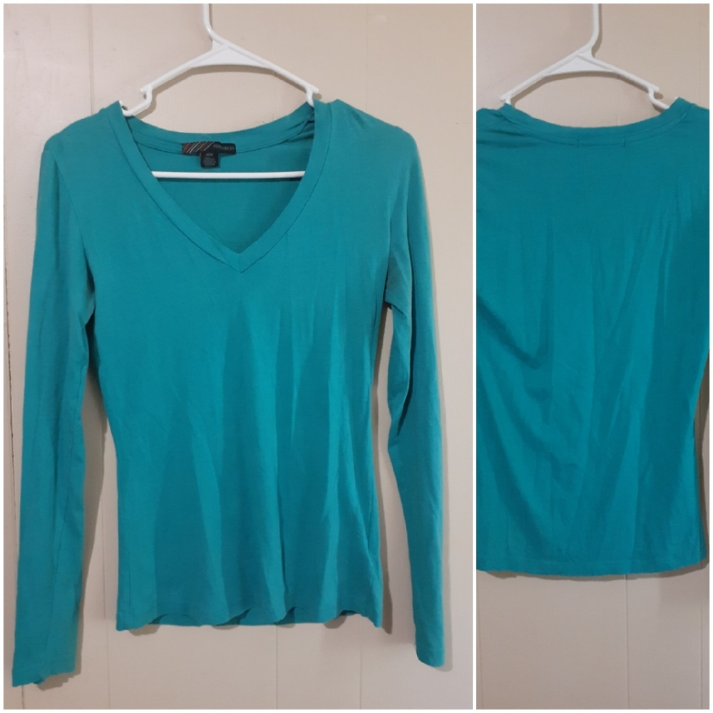 Forever 21 teal long sleeve v neck top size medium